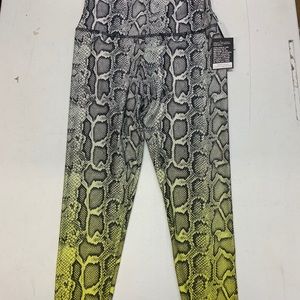 Yoga/fitness workout leggings